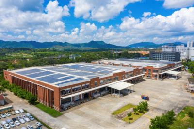 榮耀上榜，實力領航 勵致家私攬獲“辦公家具十大領軍品牌”等十項大獎，引領環保產品研發與銷售新風尚